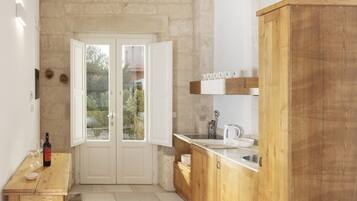 Suite Large 1480 | Living area | Flat-screen TV