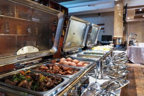 Desayuno buffet todos los días (con cargo)