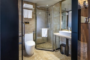 Shower, rainfall showerhead, free toiletries, hair dryer