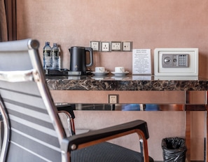 1 bedroom, premium bedding, pillow-top beds, minibar