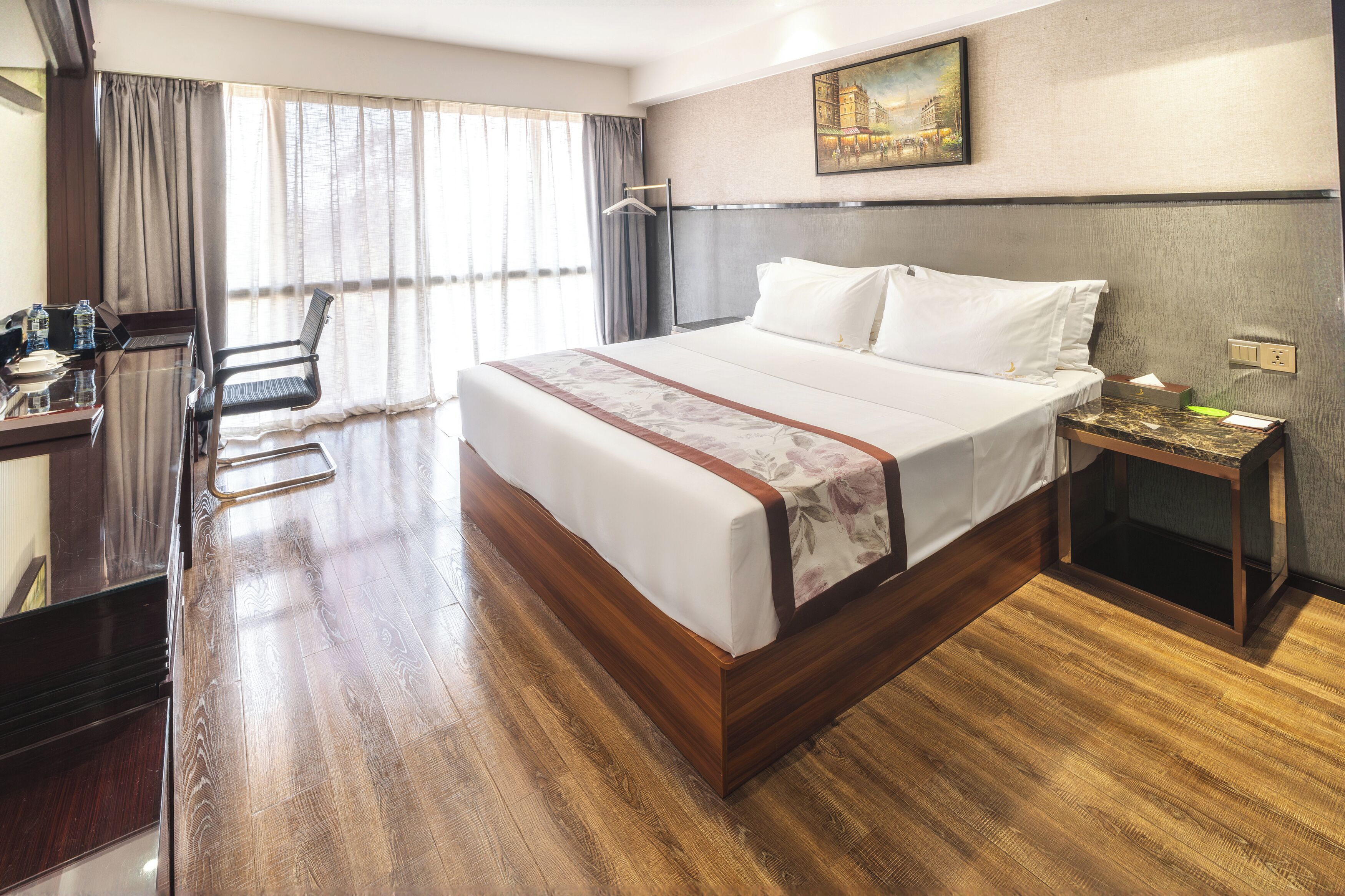 Habitación superior, 1 cama de matrimonio grande | Ropa de cama de alta calidad y edredones de plumas