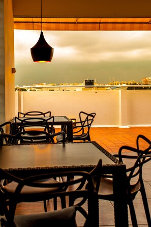 Lounge - Northern Suites E Block (Bengaluru)