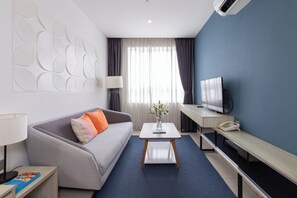 Caja de seguridad en la habitación y escritorio 