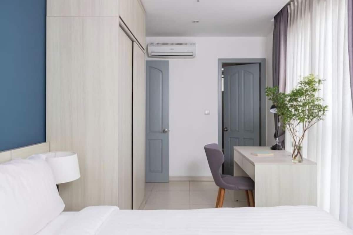 1 bedroom, in-room safe, desk, laptop workspace