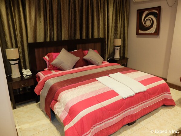 Suite de luna de miel | Escritorio, tabla de planchar con plancha, camas extra y wifi gratis 