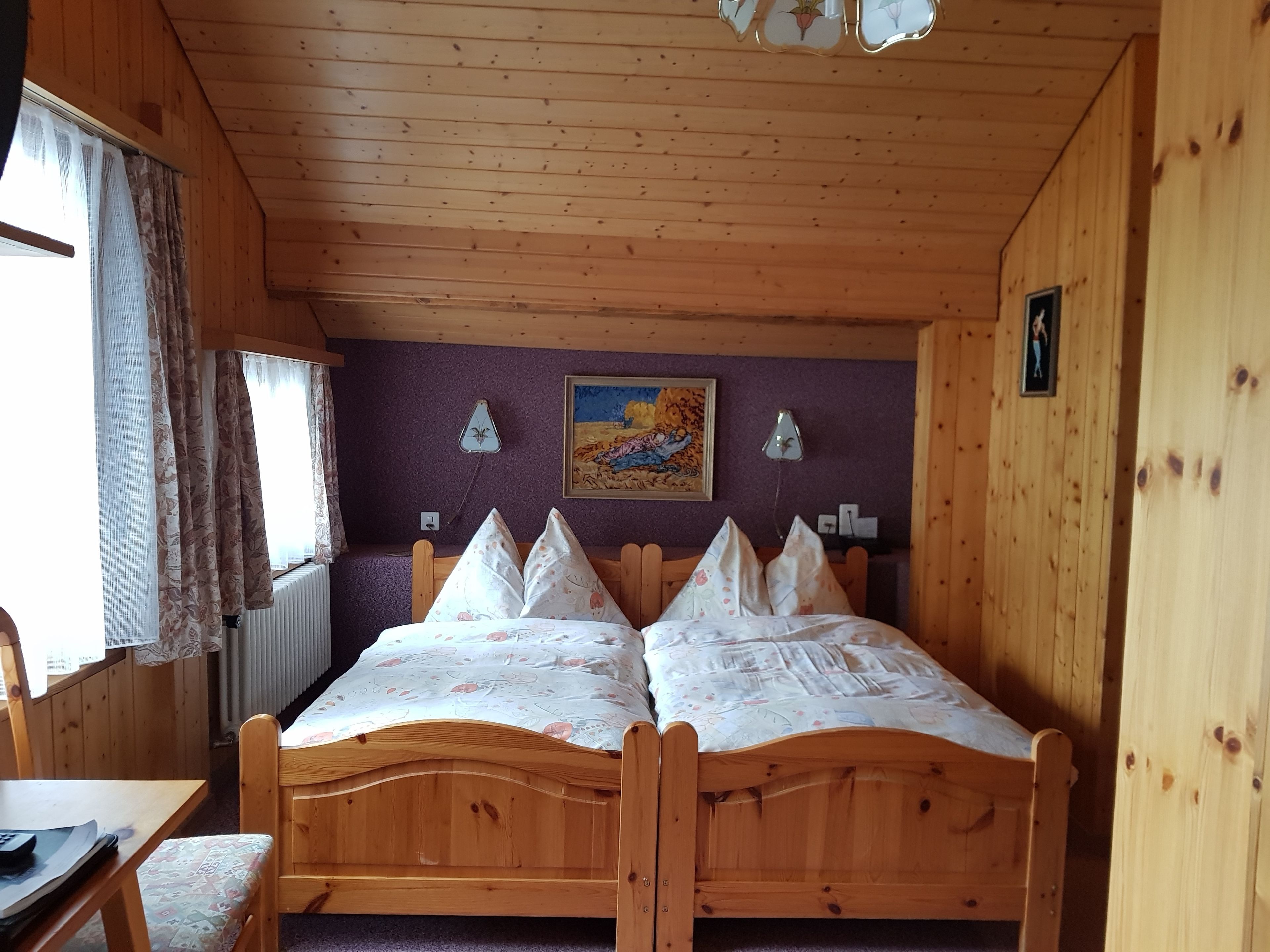 chalet (triple) | in-room safe, desk, free wifi, bed sheets