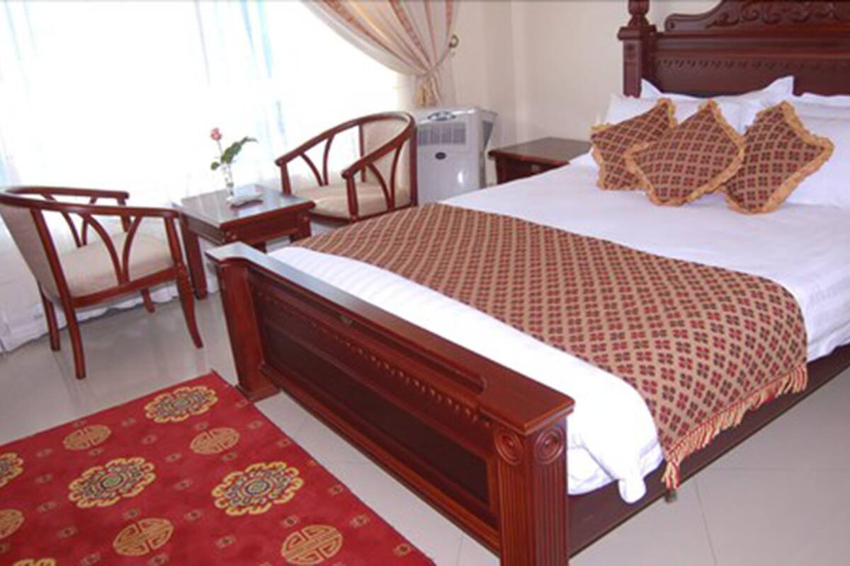 In-room safe, blackout drapes, WiFi (free)