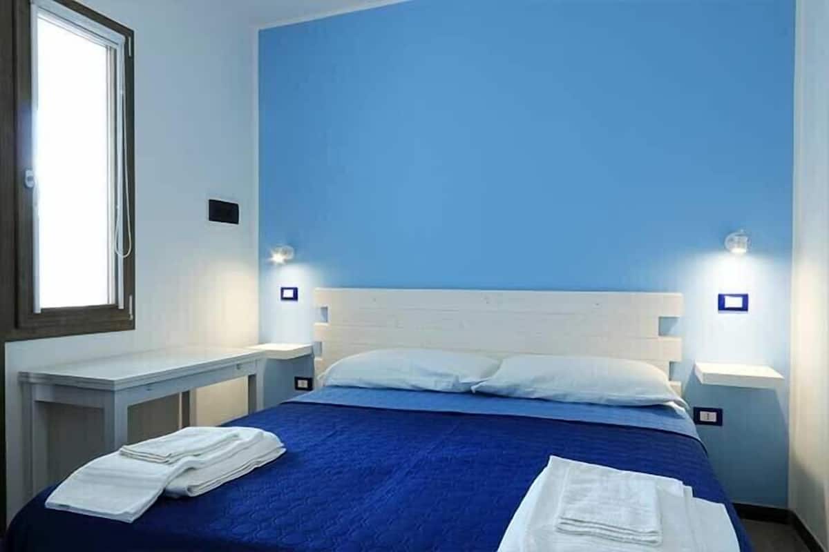 Premium bedding, cots/infant beds, rollaway beds, free WiFi