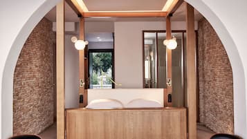 Suite, kolam renang pribadi, pemandangan laut (Naia Pool) | Area keluarga | Televisi plasma 32-inci dengan saluran TV satelit dan TV