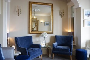 Lobby sitting area - The New England (Eastbourne)
