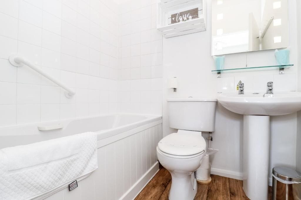 Photo - The New England