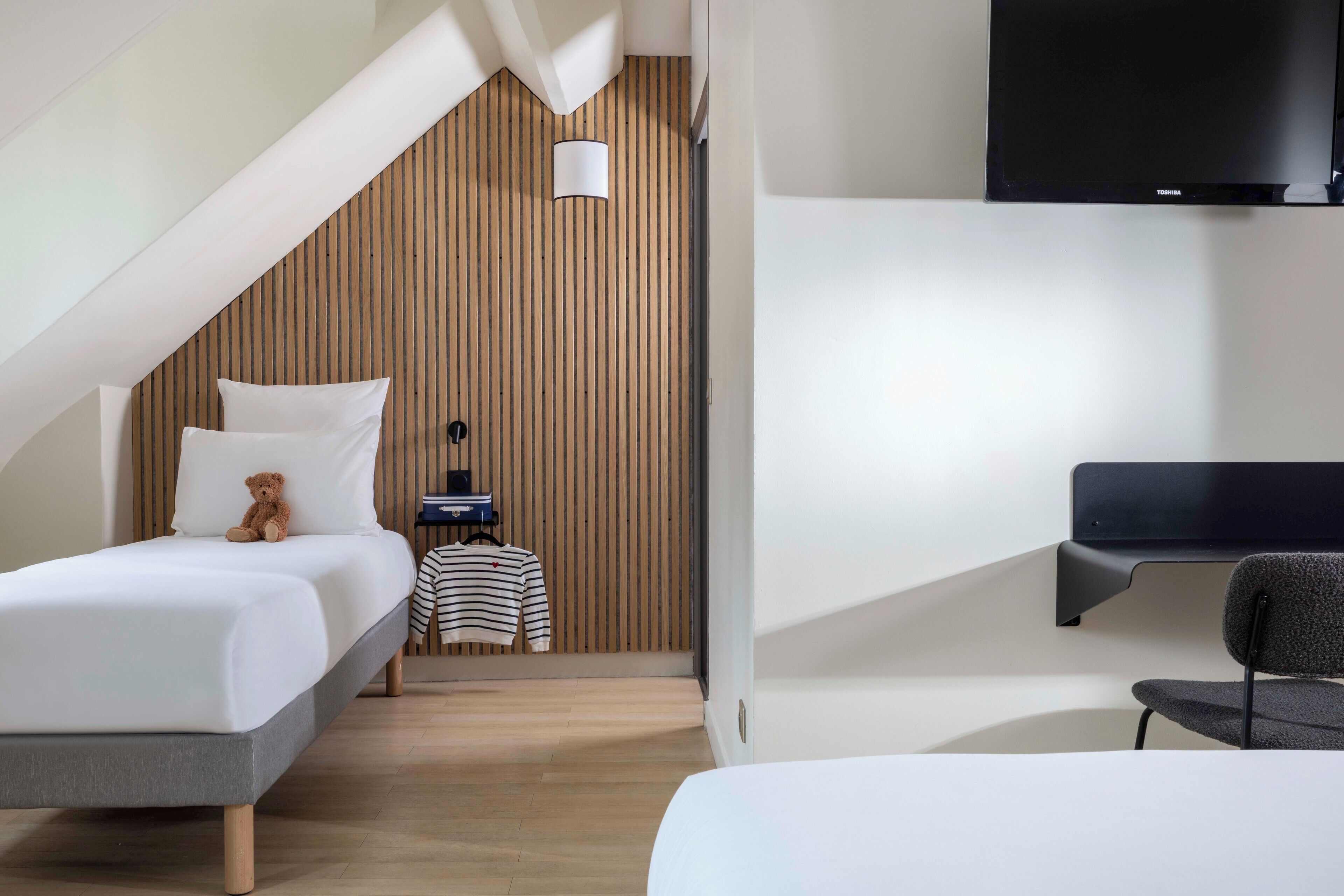 triple room | desk, blackout curtains, soundproofing, iron/ironing board