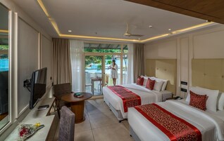 Superior Room, Balcony | 1 bedroom, premium bedding, in-room safe, desk