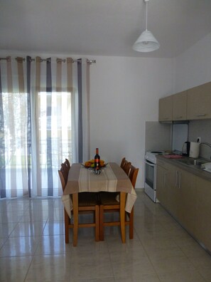 Superior-Apartment, Balkon | Schallisolierte Zimmer, Bügeleisen/Bügelbrett, kostenloses WLAN