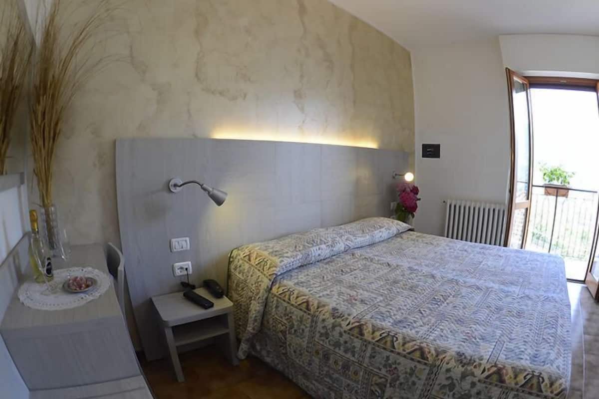 Double or Twin Room, 2 Single Beds | In-room safe, individually decorated, individually furnished, desk