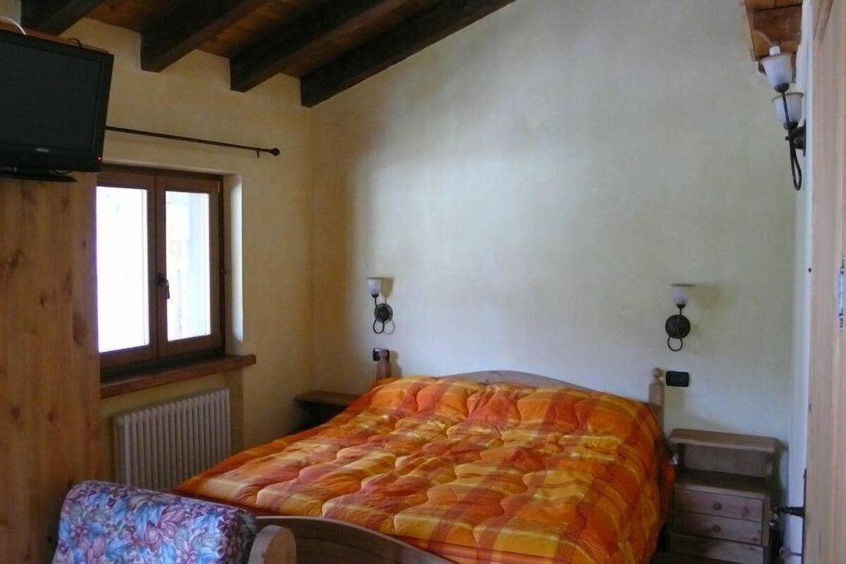 Studio | Premium bedding, individually furnished, blackout curtains
