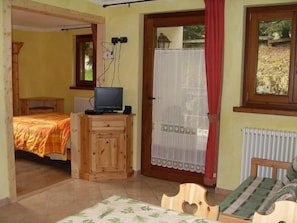 Studio | Living area | Flat-screen TV - Residence Les Myosotis (Ayas)