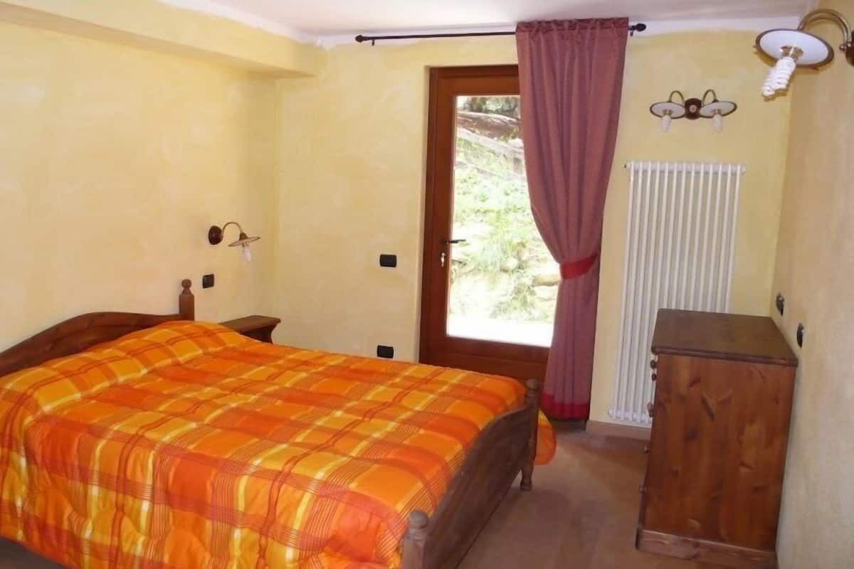 Apartment, 1 Bedroom | Premium bedding, blackout drapes, cribs (free), WiFi (free)