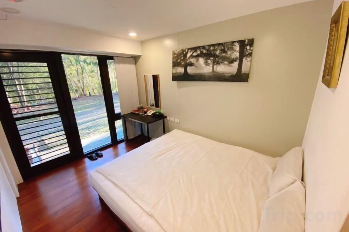 Random Double Room (Zone B)