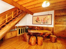 Casa Gallery | Zona de estar | Una televisión de pantalla plana