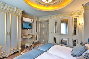 Luxury Suite, 2 Bedrooms, 2 Bathrooms | Exterior - Real King Residence (Yomra)