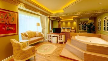 Deluxe Room | In-room safe, desk, soundproofing, iron/ironing board