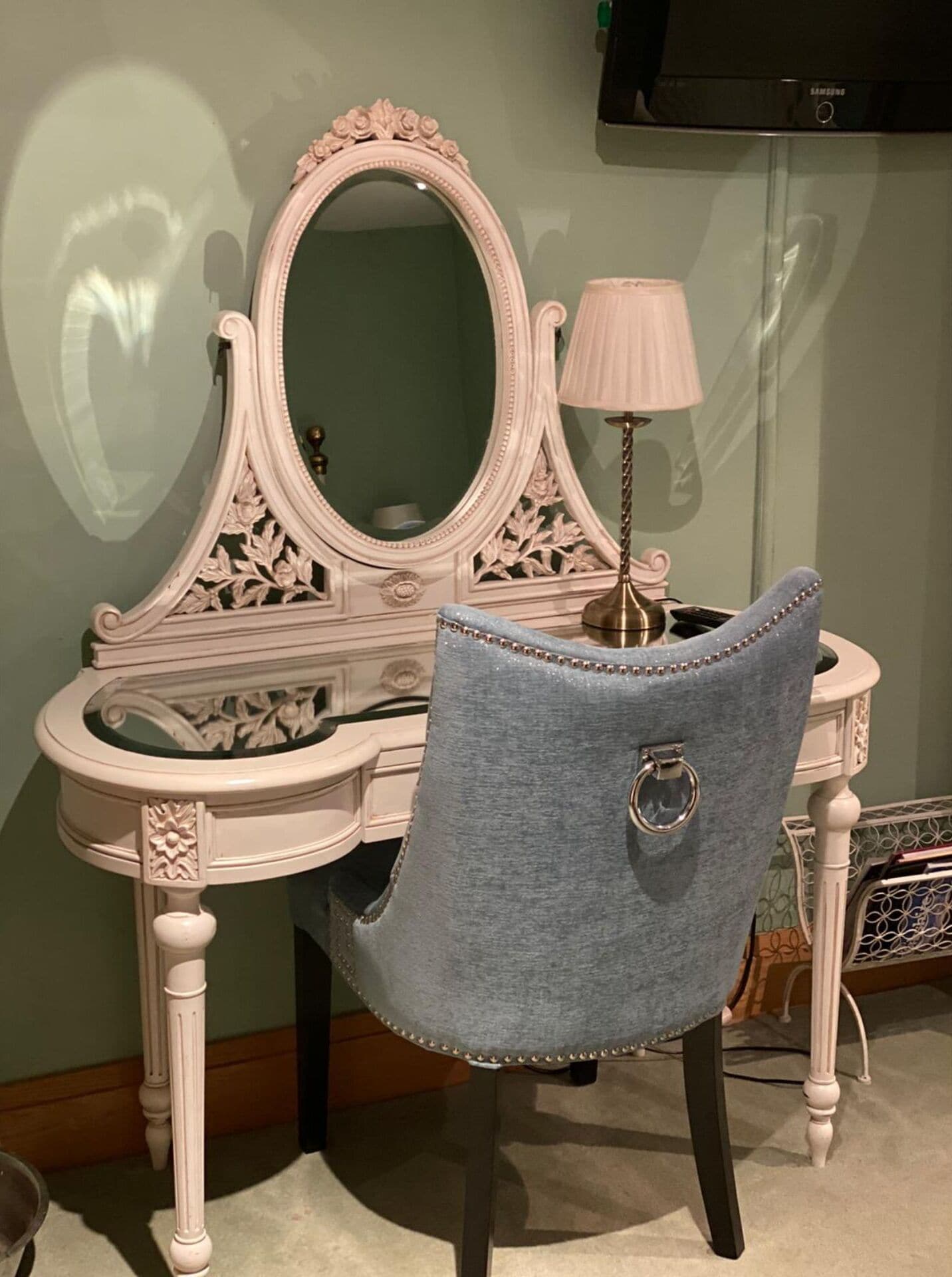 Kamar Double Deluks, 1 Tempat Tidur Double | Makan di kamar