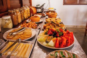 Desayuno bufé gratuito y diario