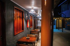 Minibar dan Wi-Fi gratis