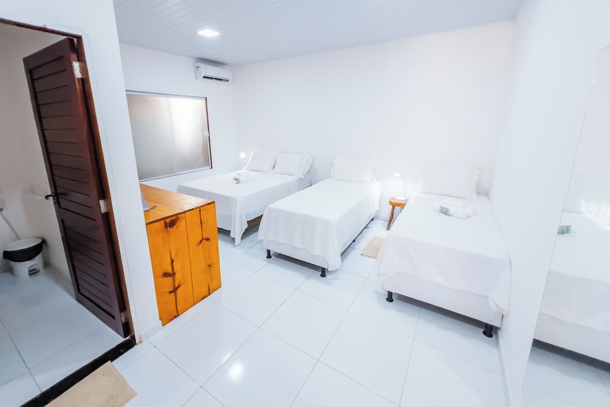 Quadruple Room | Minibar, free WiFi