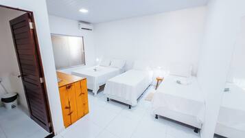 Chambre Quadruple | Minibar, Wi-Fi gratuit