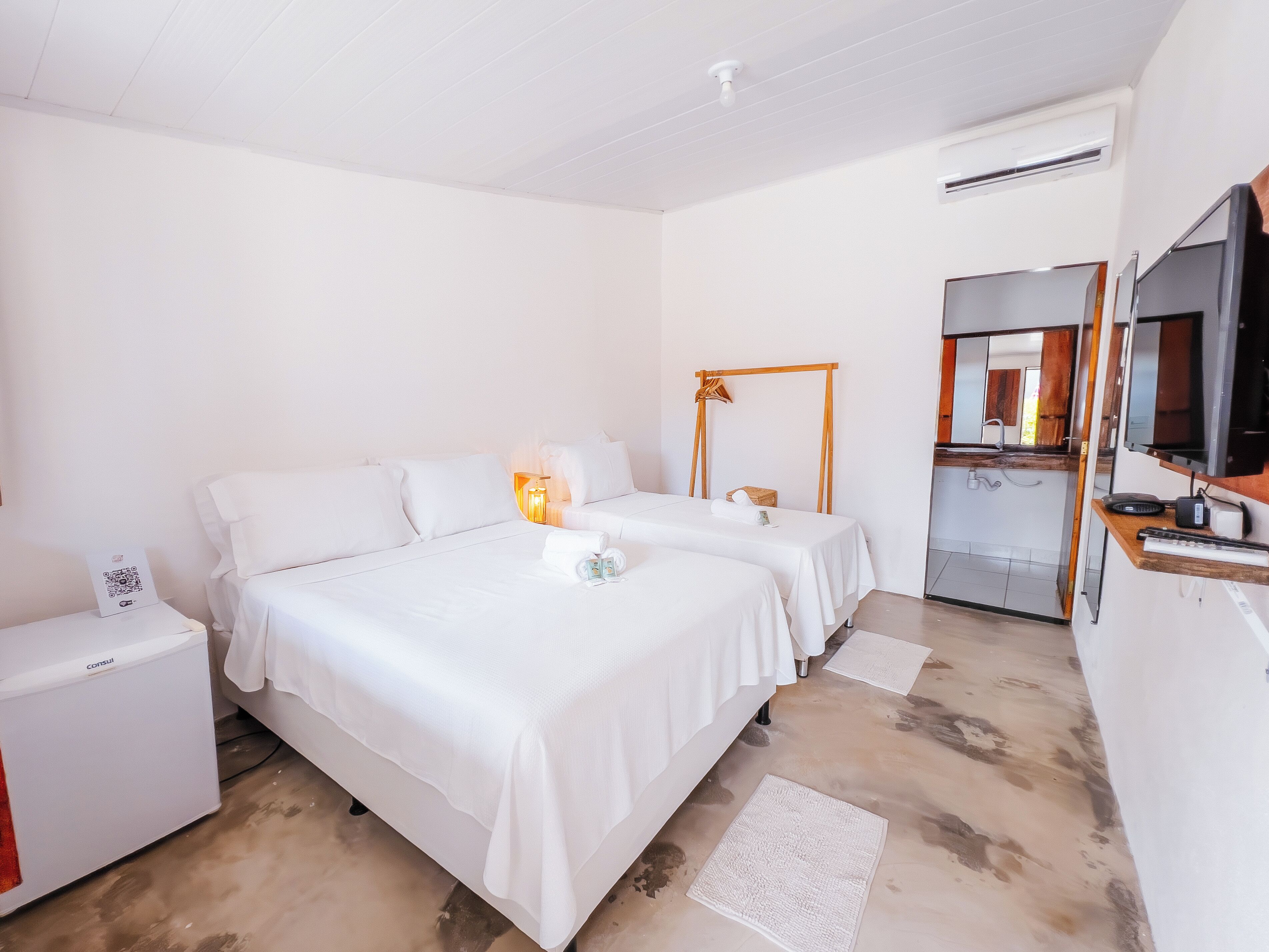 Triple Room | Minibar, free WiFi