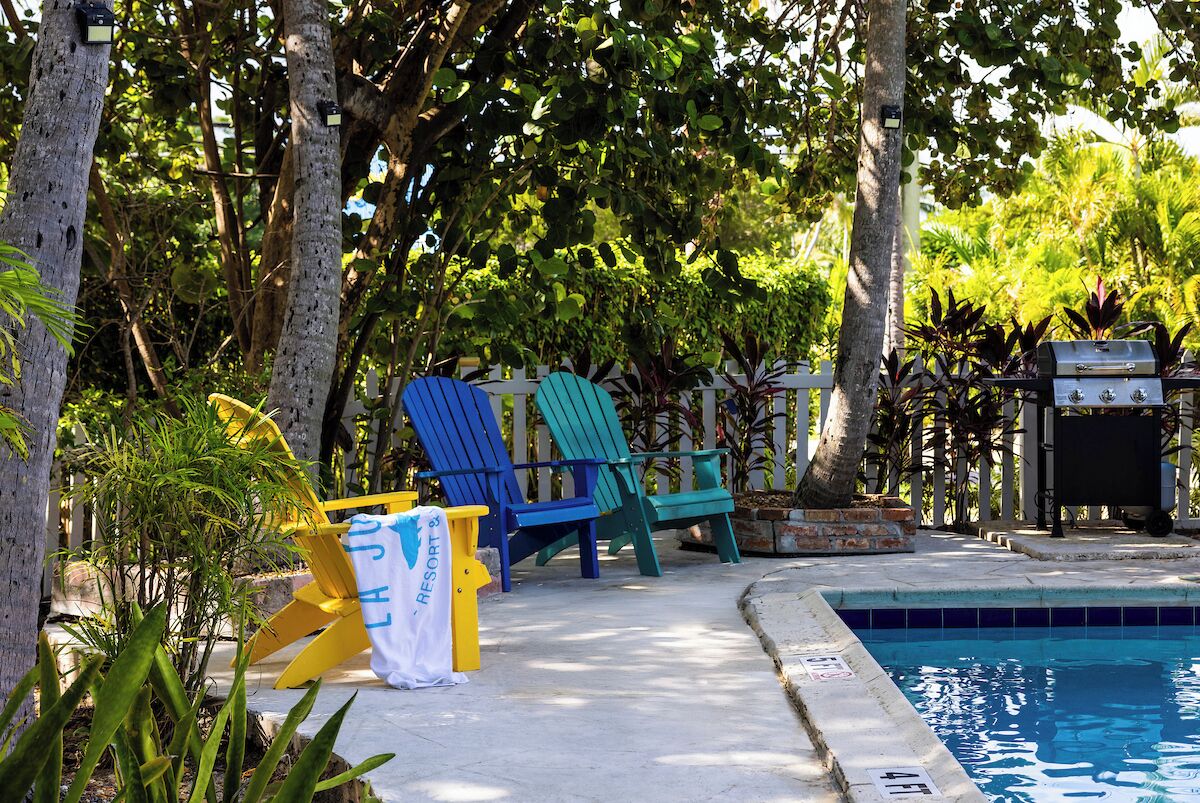 outdoor pool, pool loungers