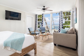 Apartment, 1 Bedroom, Bay View (Upstairs Sleeps 6) | Iron/ironing board, free WiFi, bed sheets at La Jolla Resort