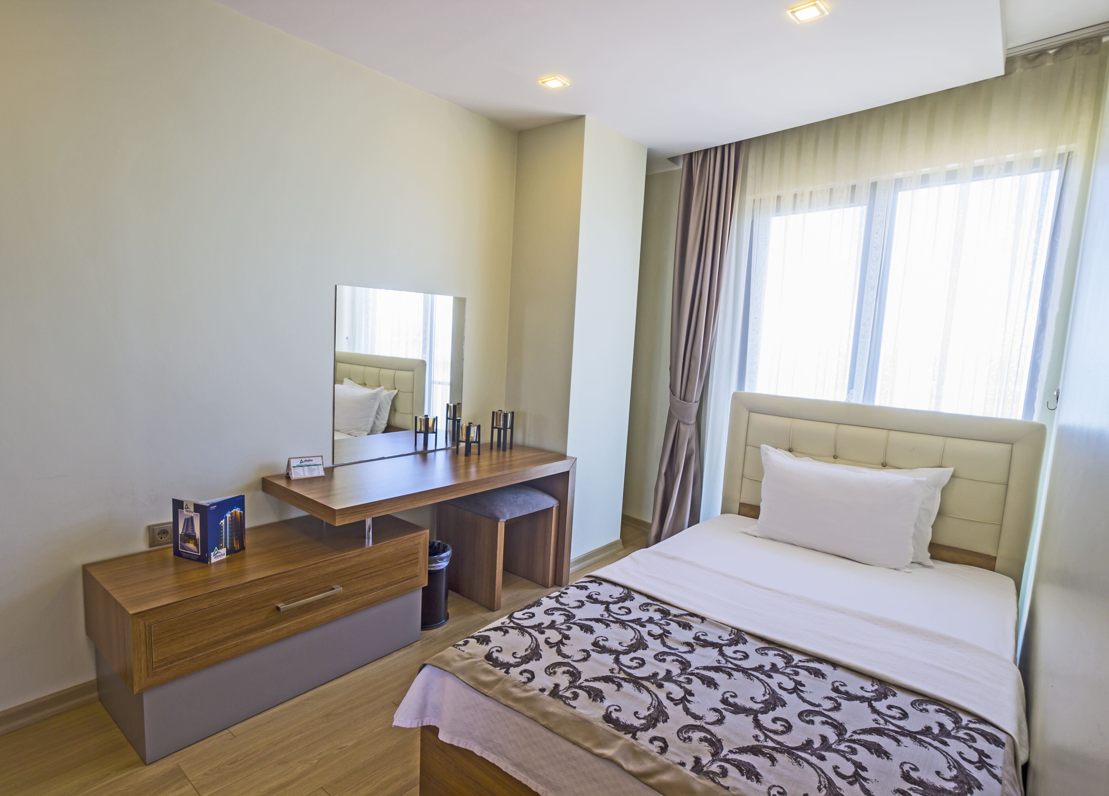 deluxe suite, 2 bedrooms, sea view | minibar, in-room safe, desk, soundproofing