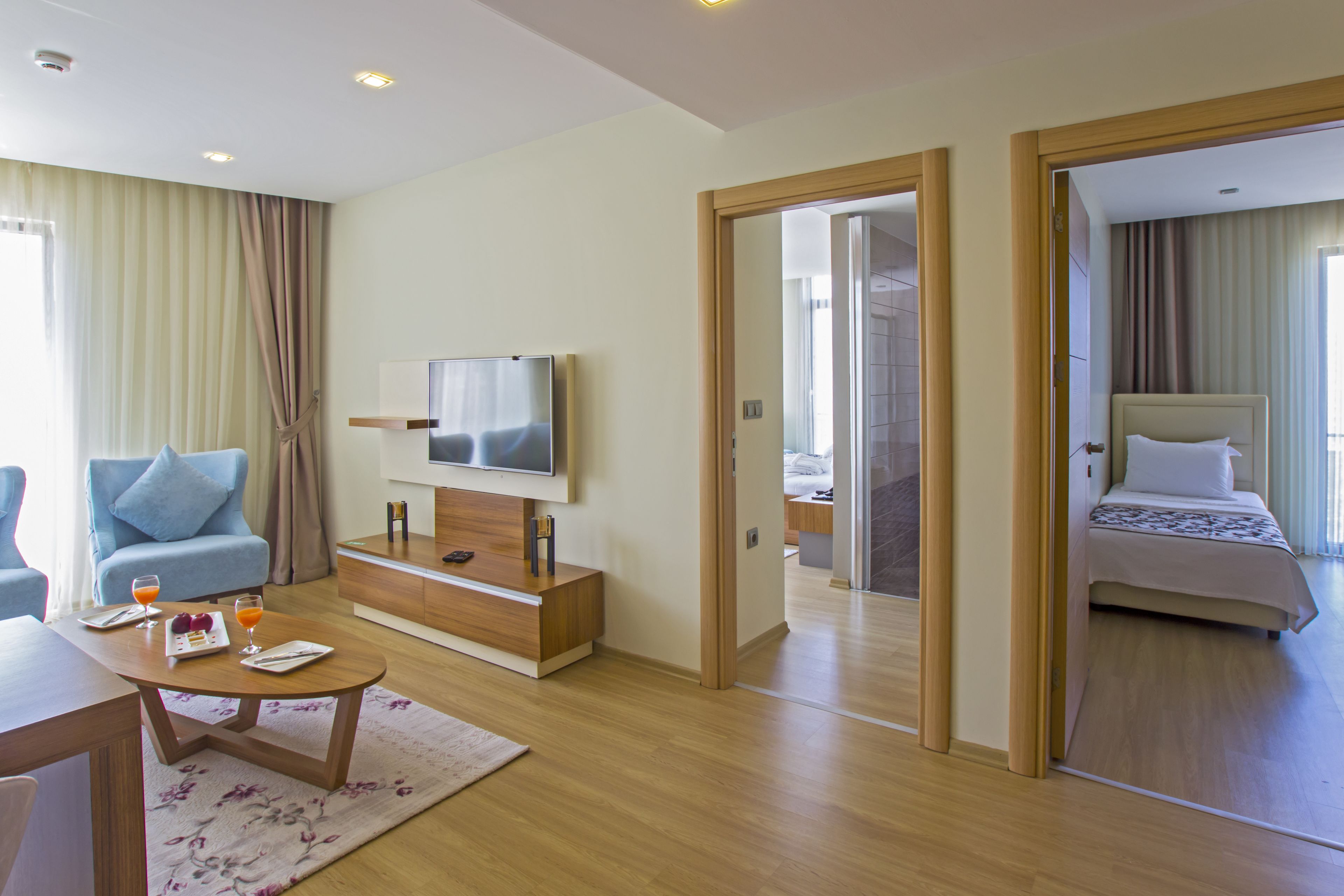 luxury suite, 2 bedrooms, city view | view from room