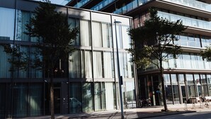 A modern multi-story building with large windows and a flat roof. - YAYS Amsterdam North by Numa (Amsterdam)