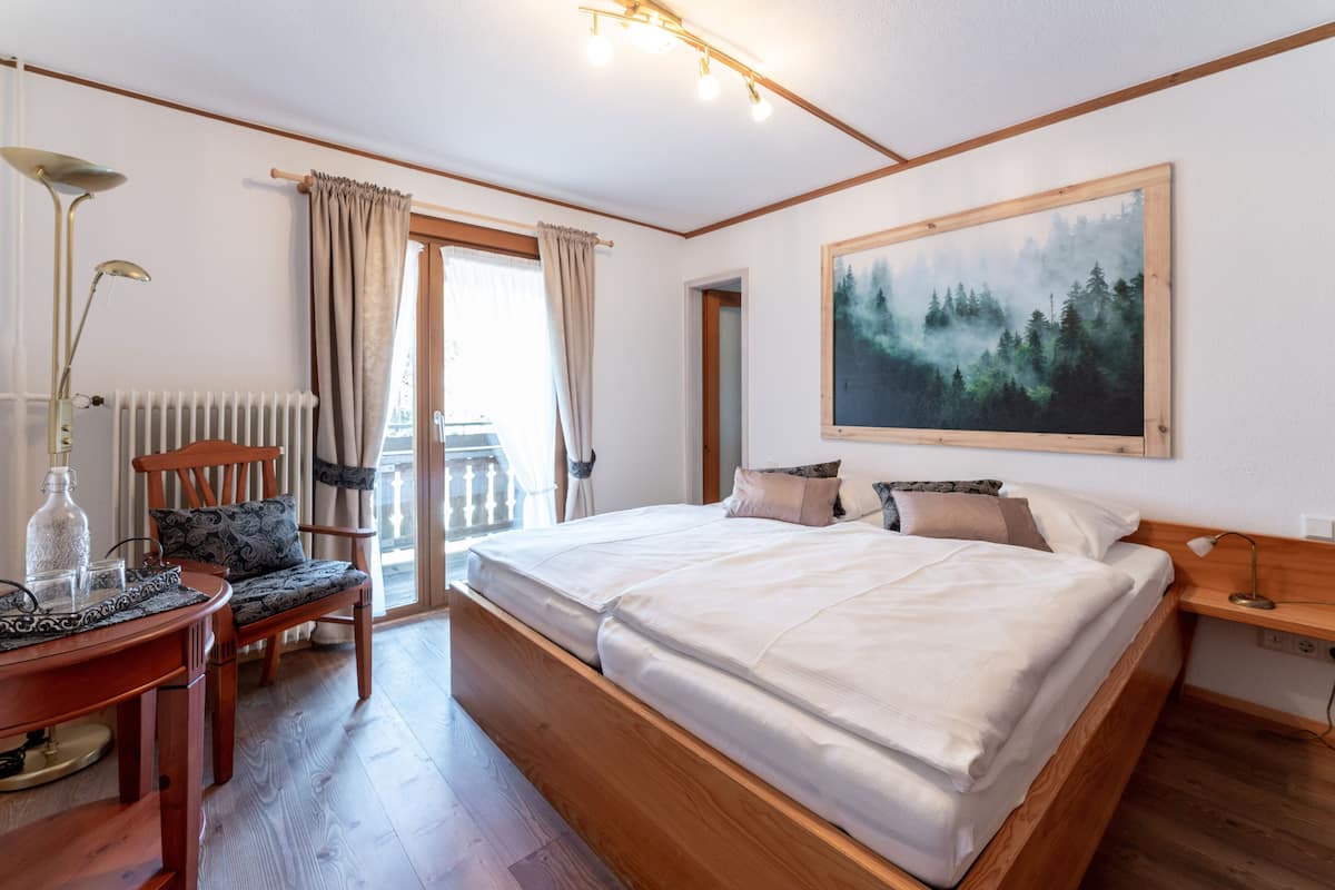 comfort double room | premium bedding, minibar, in-room safe, desk