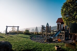 Children’s play area – outdoor