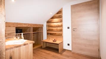 Suite familiar, 2 habitaciones | Servicio de la habitación