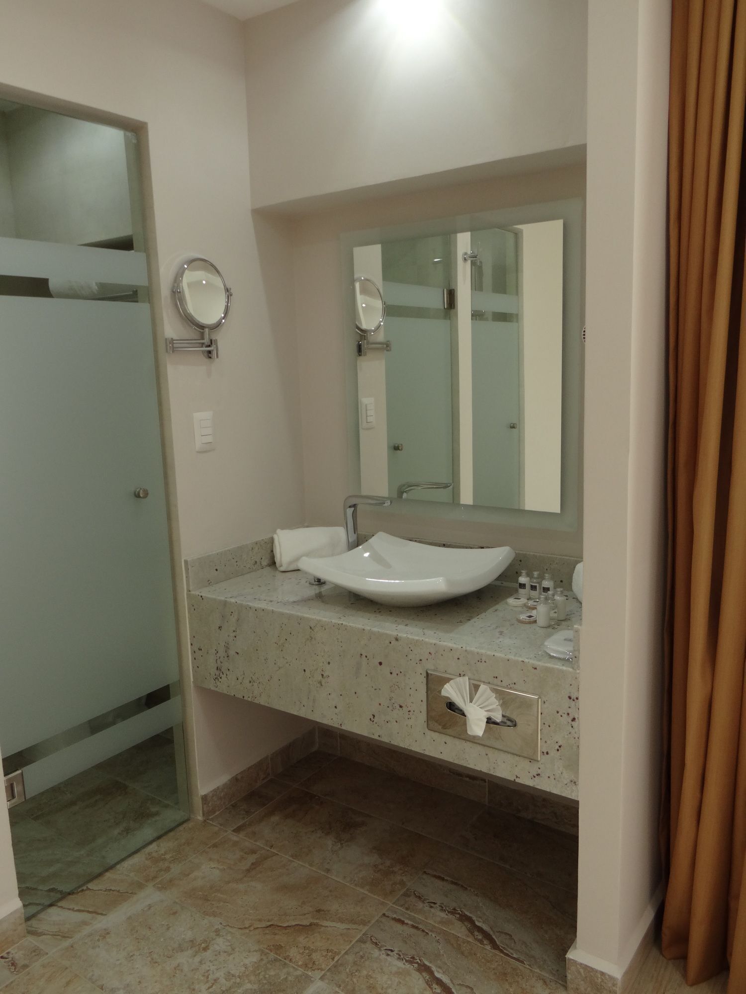 shower, free toiletries, towels