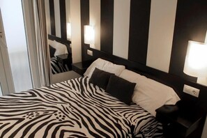 미니바, 객실 내 금고, 책상, 방음 설비