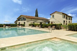 Baignoire à remous extérieure