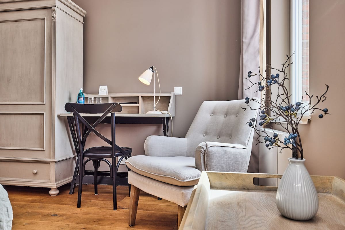 Deluxe-Vierbettzimmer, 1 Schlafzimmer, Whirlpool | Hochwertige Bettwaren, Schreibtisch, Zustellbetten, kostenloses WLAN