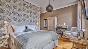 Deluxe Double Room, 1 Bedroom | Premium bedding, desk, rollaway beds, free WiFi