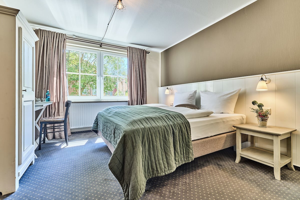 standard double room, 1 bedroom | premium bedding, desk, rollaway beds, free wifi