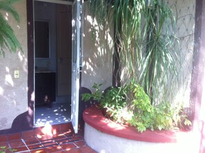 Doppelzimmer, 1 Doppelbett, eigenes Bad, Erdgeschoss | Waschbecken im Bad