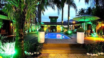 Outdoor pool, pool loungers