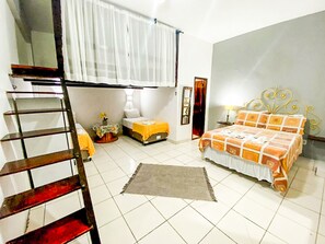 Quarto familia 6 pessoas | Minibar, bàn ủi/dụng cụ ủi quần áo 