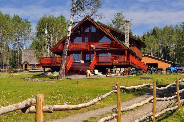 Front of property - Montana Hill Guest Ranch (Bridge Lake)